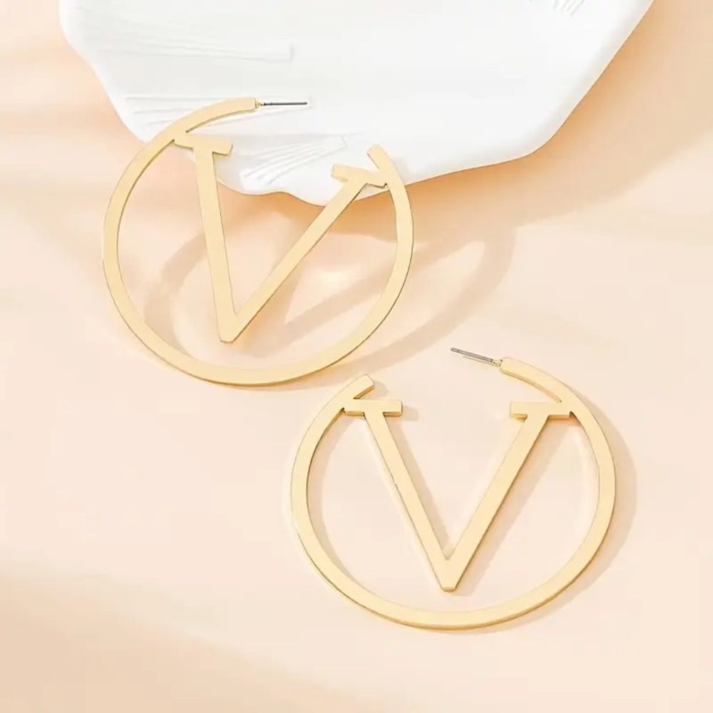 Fashion Designer 18K Gold Plated V Hoop Earrings - Picture 10 of 11